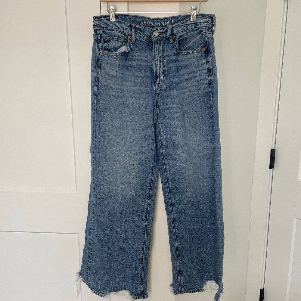 American Eagle Super High-Waisted Baggy Wide-Leg Jean Chewed Hem, 8 Reg
